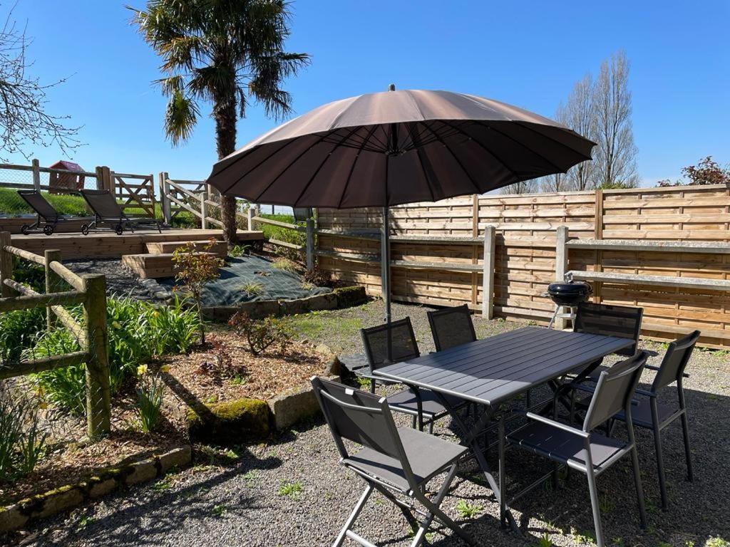 Maison Chaleureuse Avec Terrasse Et Vue Baie Avranches Buitenkant foto